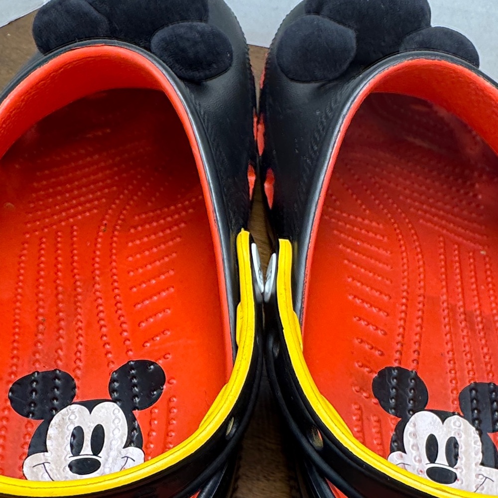 Disney Mickey Mouse Classic Crocs Clogs, Unisex Adult, Womens sz 11 / Mens sz 9 - Picture 6 of 16